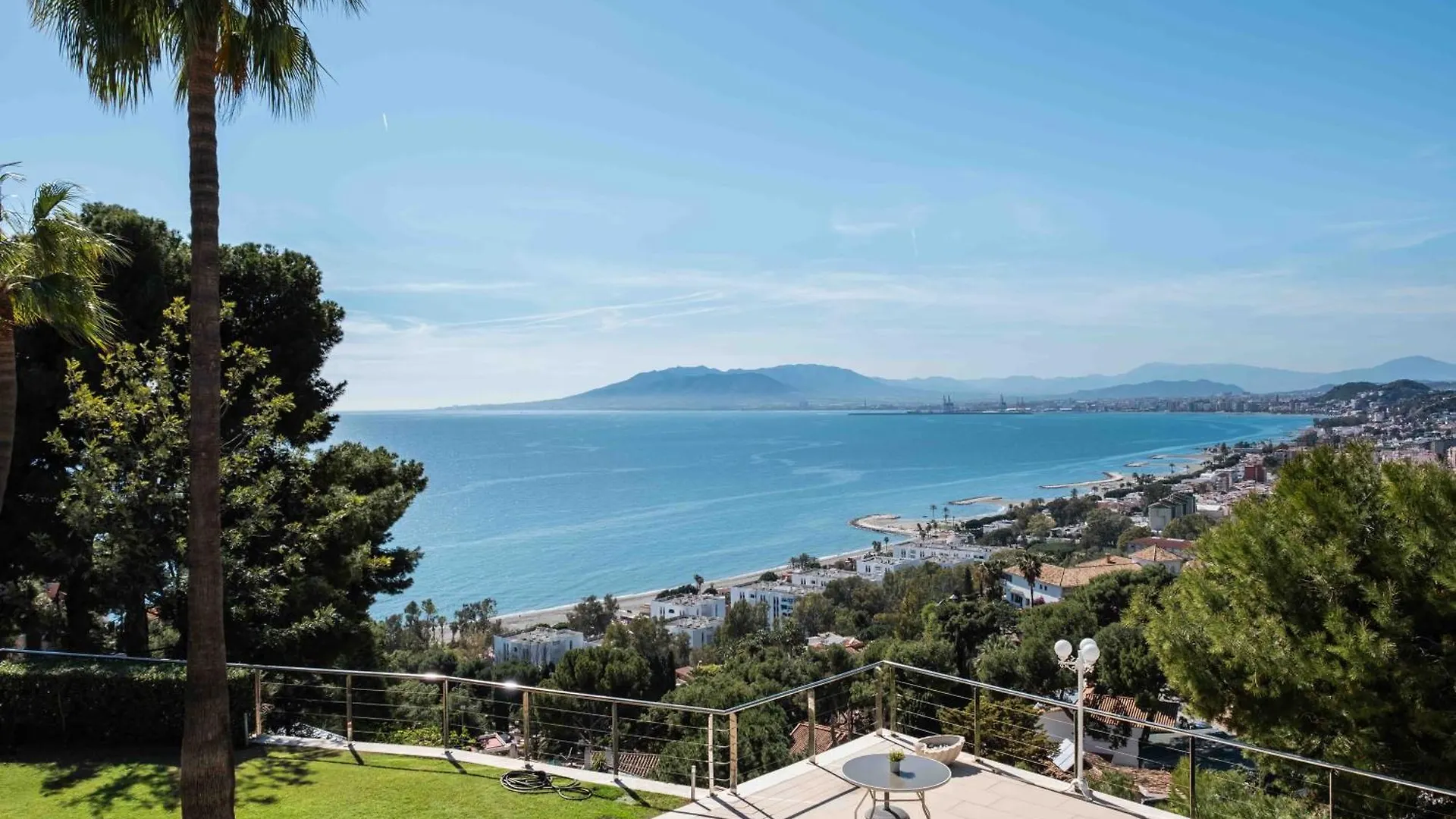 아파트 Luxury Villa With Sea Views & Terrace By Rems 말라가